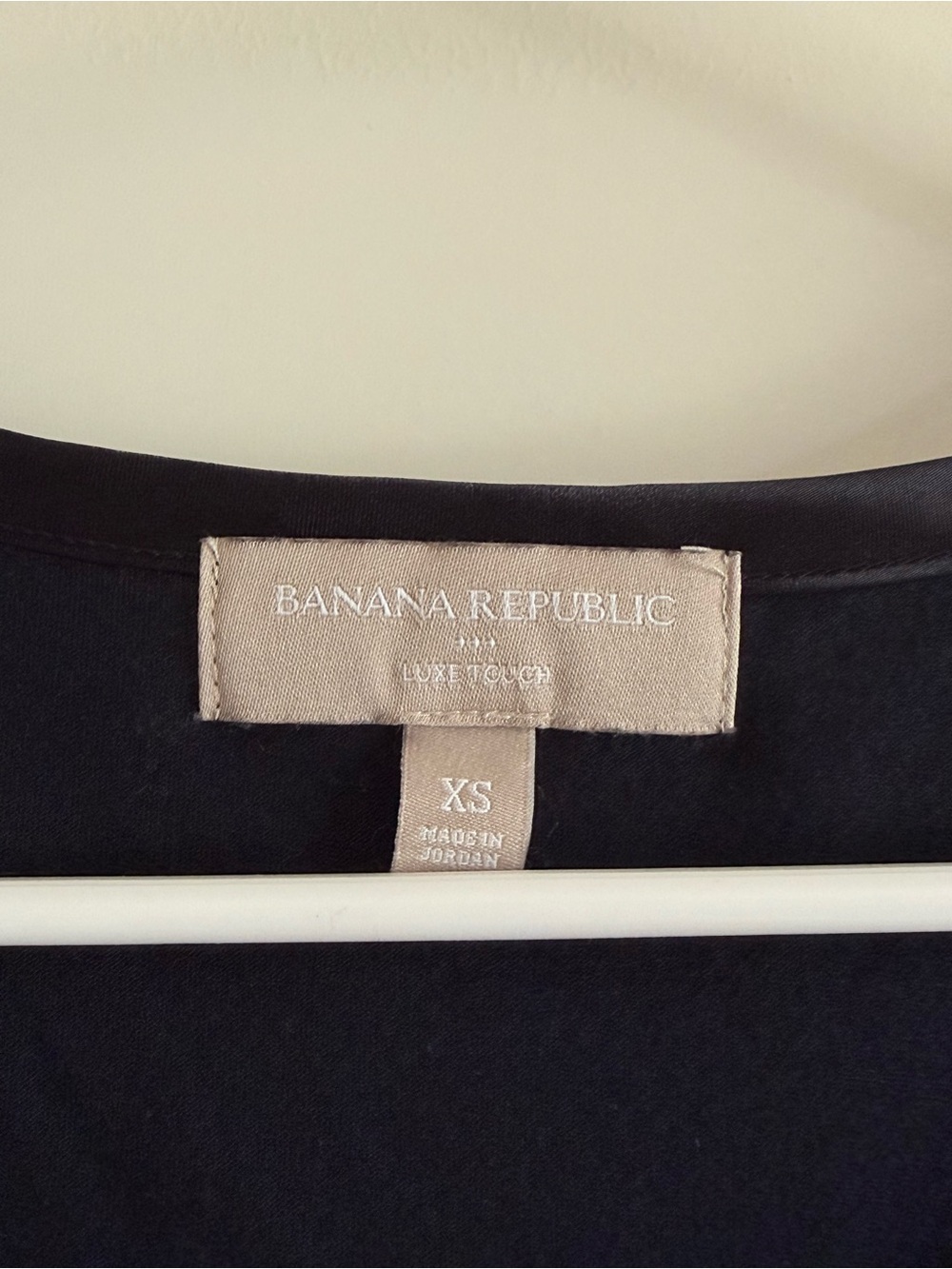 Banana Republic Luxe Touch Satin Trim Scoop Neck Tank - Picture 4 of 6